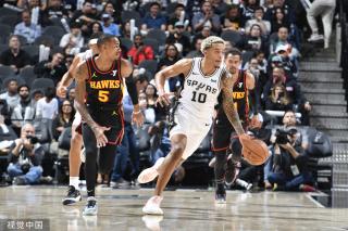 军球队更具 军球队更具