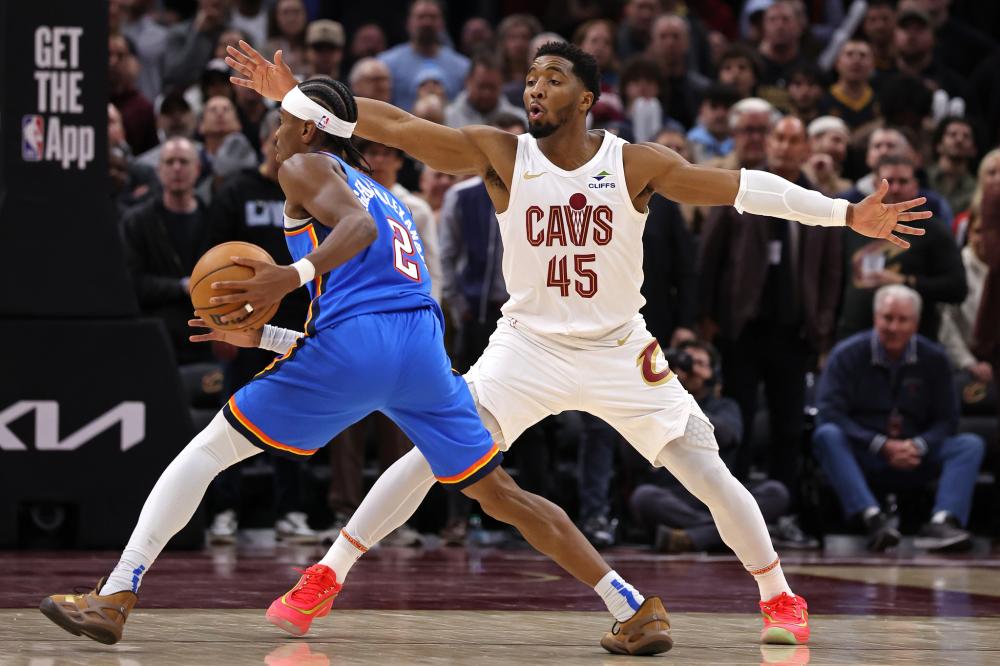 呈现出的坚 呈现出的坚